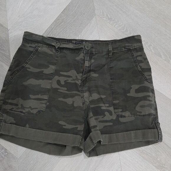 Social Standard By Sanctuary Pants - Social Standard Womans Camo Shorts, LARGE